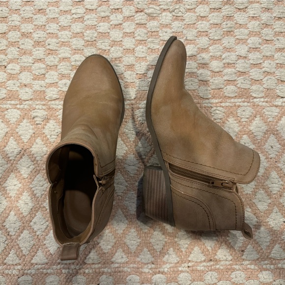 Guess Low heel Boots - Picture 4 of 8